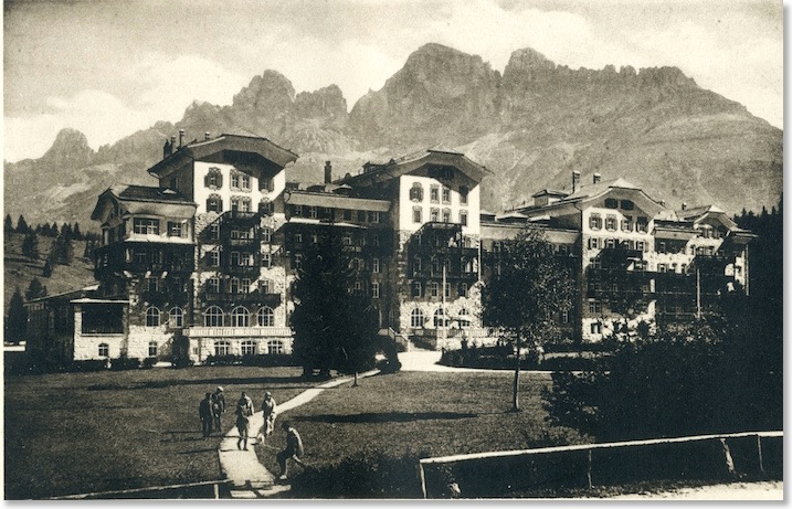 5 Hotel Lago di Carezza